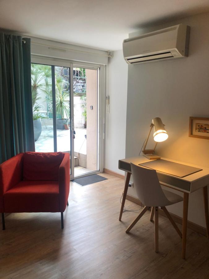 Couette Et Cafe Hotel มงต์เปอลิเยร์ ภายนอก รูปภาพ