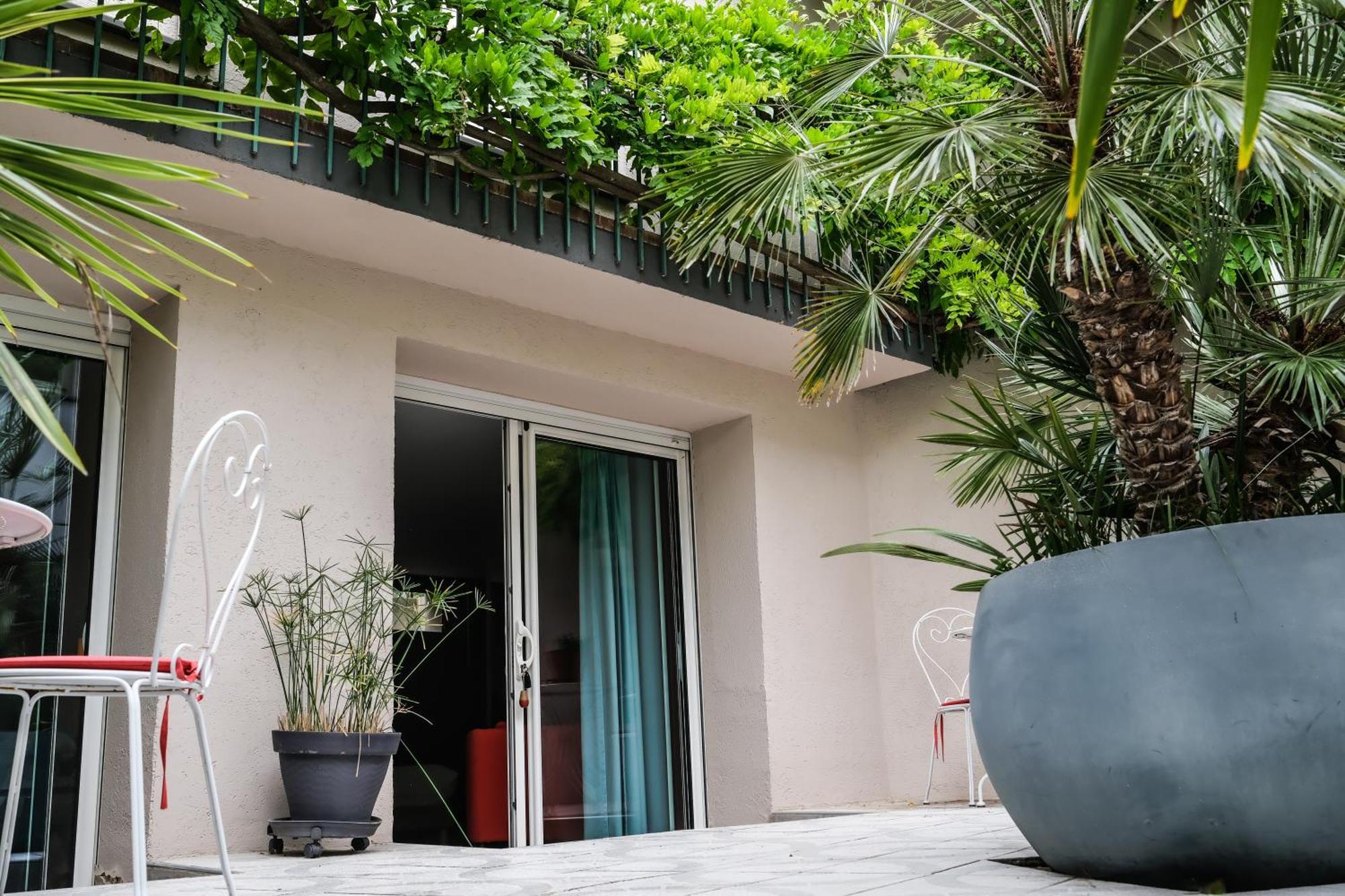 Couette Et Cafe Hotel มงต์เปอลิเยร์ ภายนอก รูปภาพ